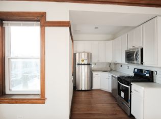 3905 W Roscoe St APT 2F, Chicago, IL 60618