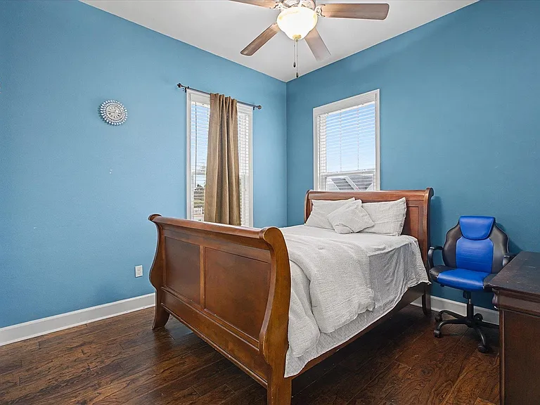 3078 Dickinson Dr — Photo 18