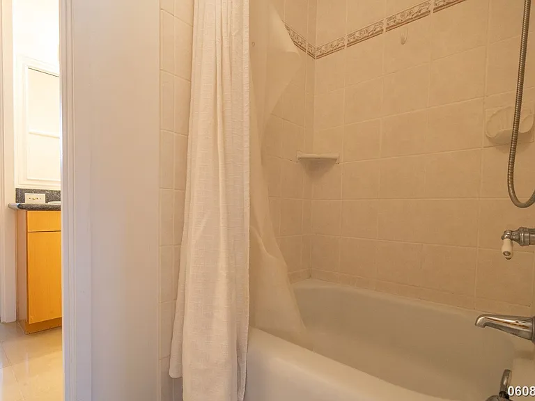 1676 Ala Moana Blvd #710 — Photo 20
