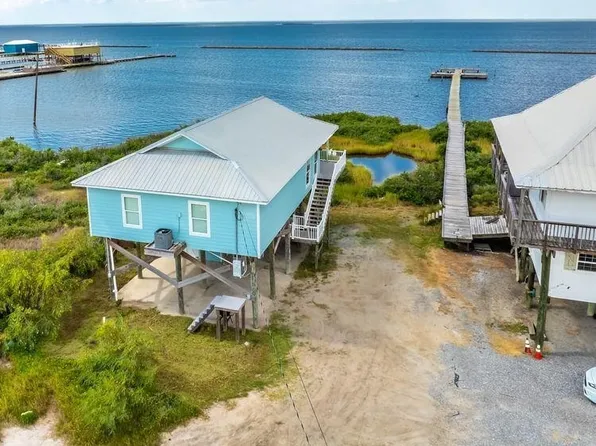 155 Carondelet Ln, Grand Isle, LA 70358