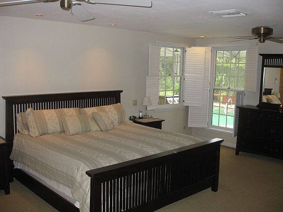 3rd image of 110 Timbercove Cir