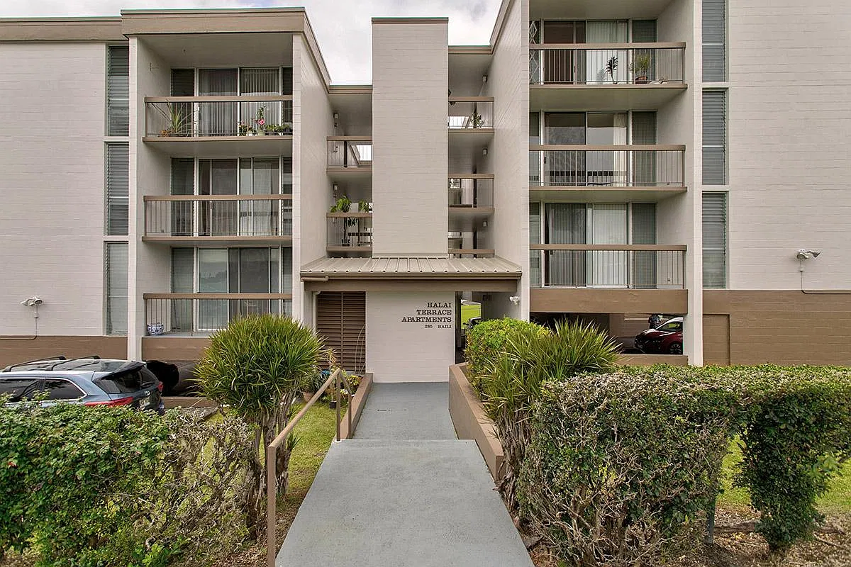 2 bed, 1.5 bath, $2,100 — Photo 2