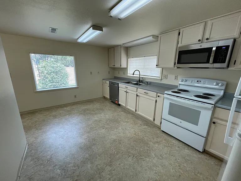 209 W Murray St — Photo 7