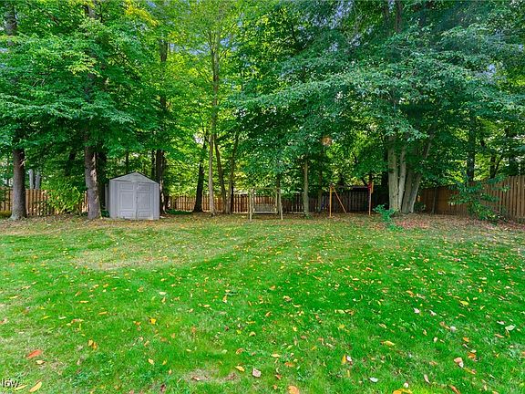 5th image of 659 Dorchester Dr