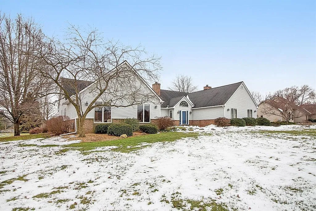 3167 Golfview Dr photo 1