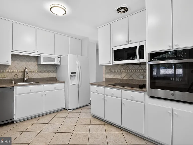 1452 Dewberry Ct — Photo 15