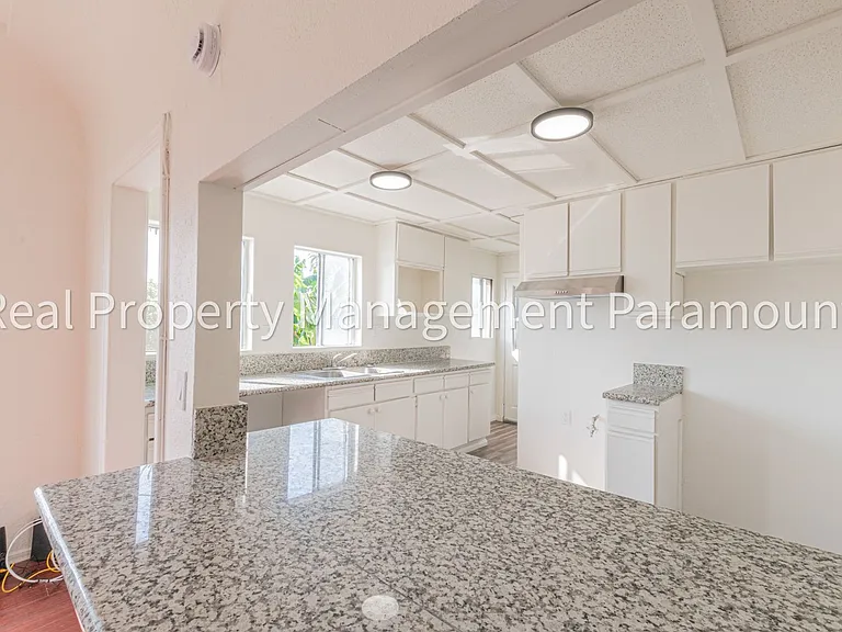 2757 Mansfield Ave — Photo 25