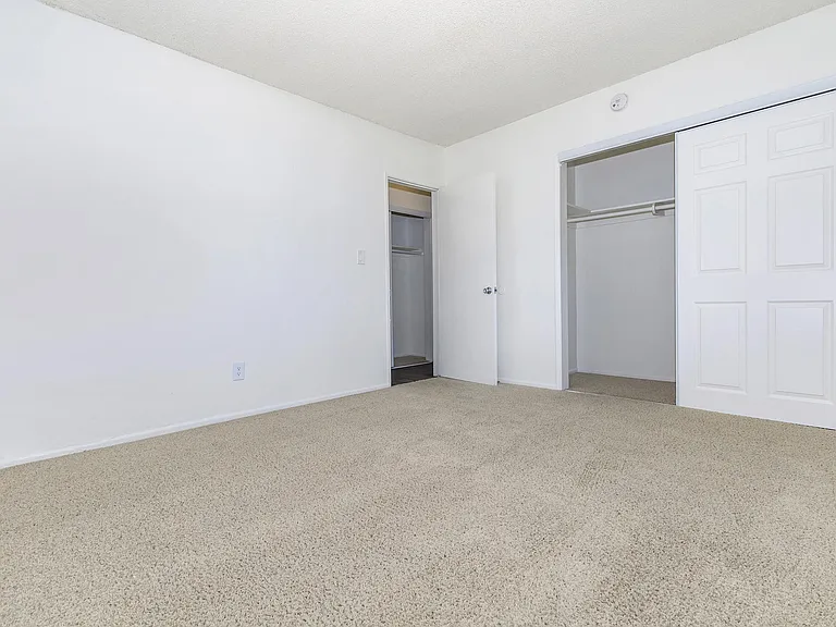 Glenwood Apartment Homes — Photo 15