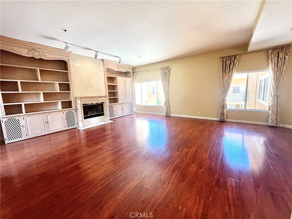 Building Photo - 609 Fairview Ave #2