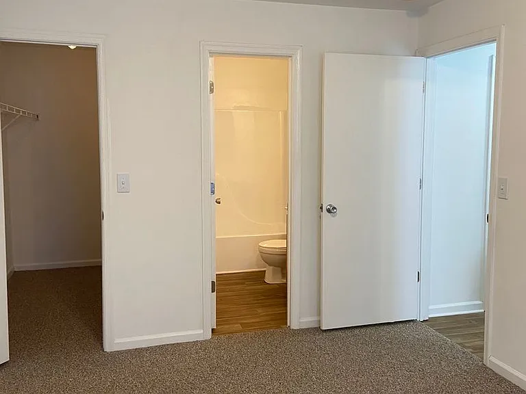 Acorn Grove Apartment Homes — Photo 61