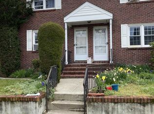 10 W Gouverneur Ave, Rutherford, NJ 07070