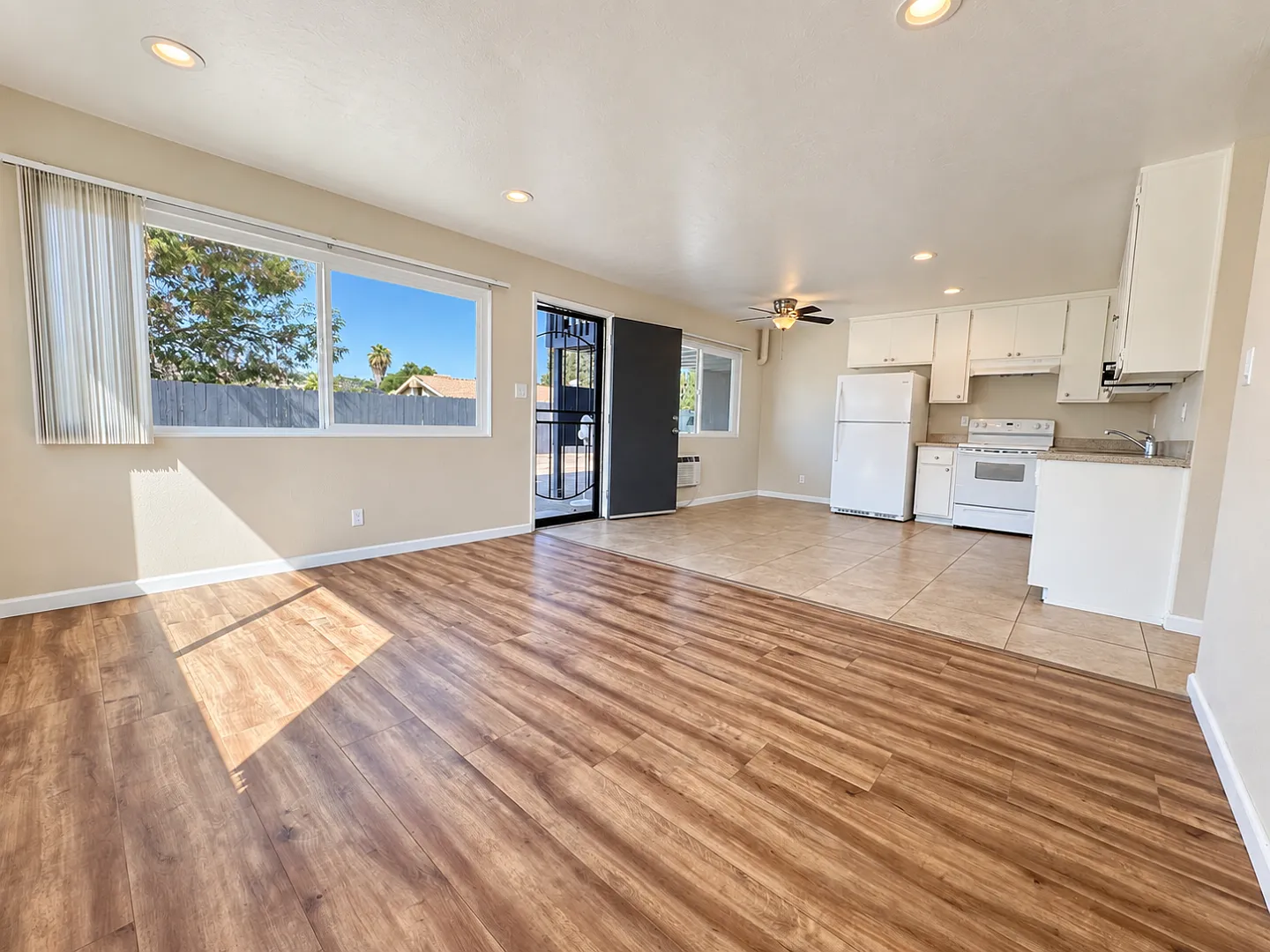 2 bed, 900 sqft, $2,150 — Photo 1