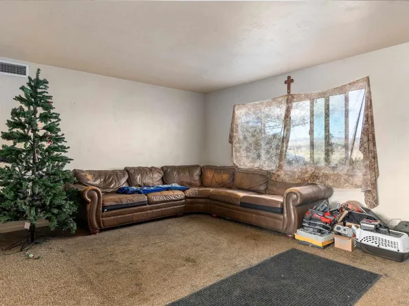 348 Roosevelt St, Coalinga, CA 93210