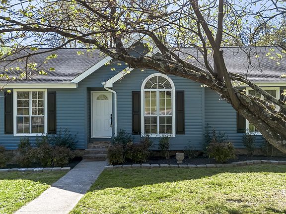 3rd image of 13324 Emerald Creek Cir