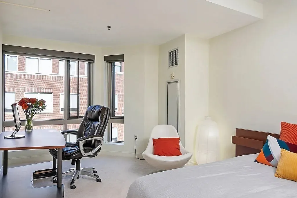 2 bed, 1125 sqft, $4,500 — Photo 4