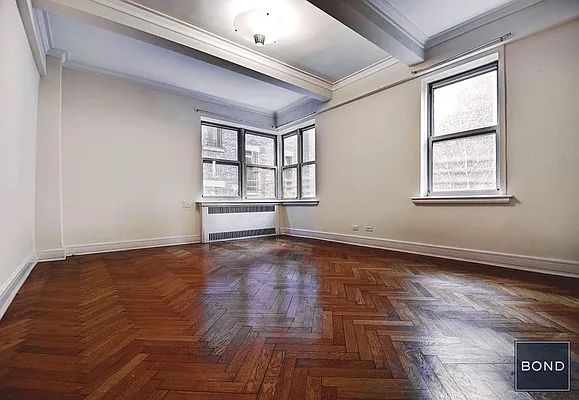 Rented by Bond New York | media 13