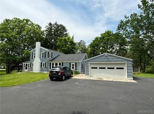 1 Saville Dr, Orchard Park, NY 14127