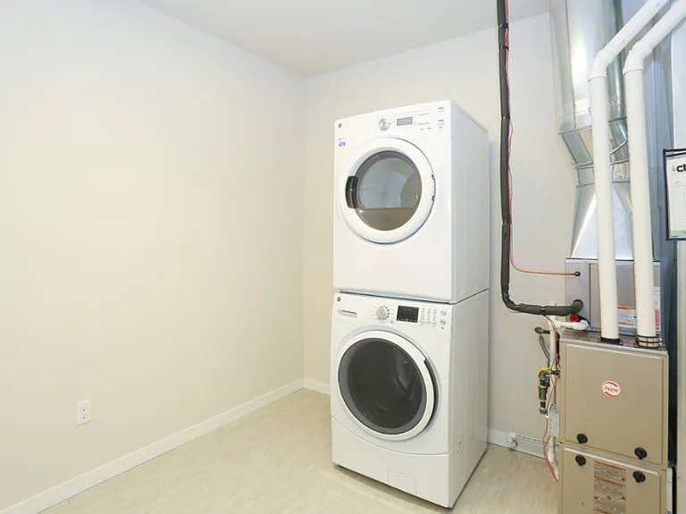 1465 Underwood Ave #201 — Photo 12