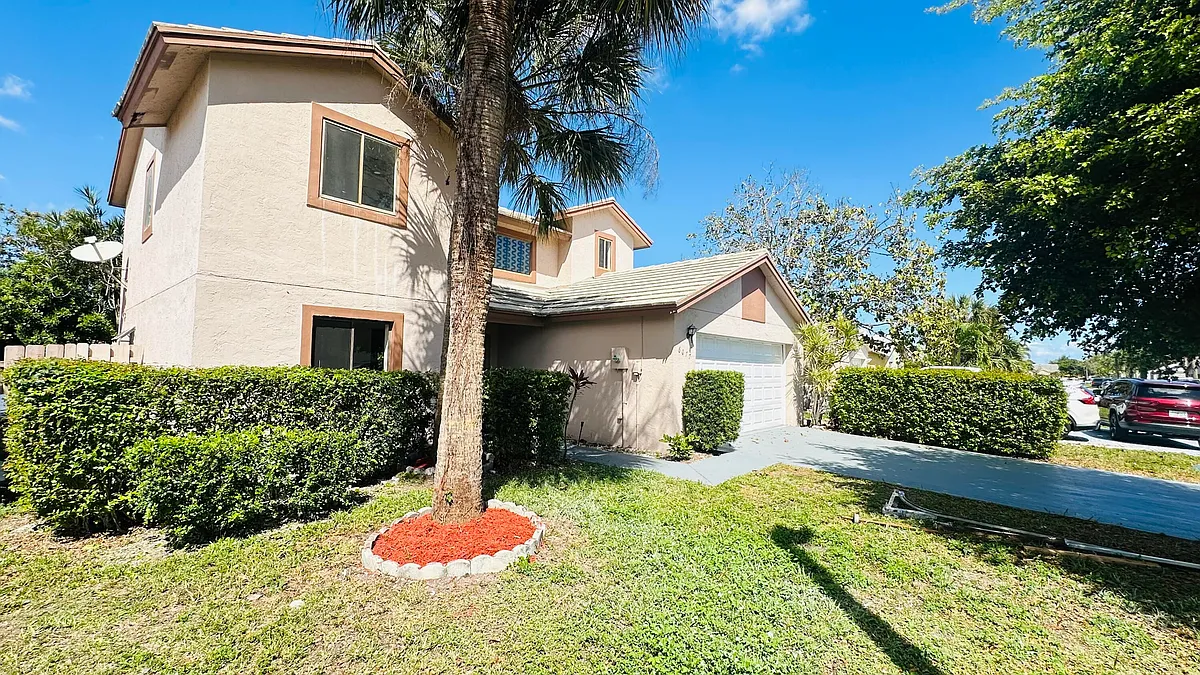 Building Photo - 6077 Strawberry Fields Way