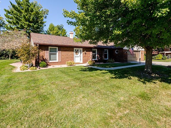 4th image of 36 Shaker Ct