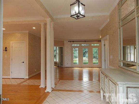 3rd image of 205 Berry Hill Dr