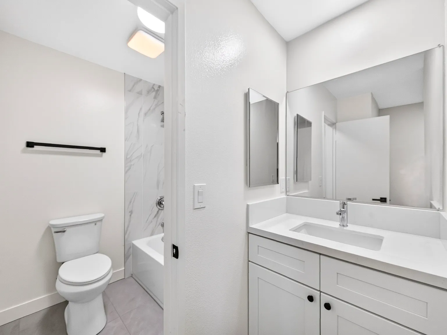 2 bed, 1.5 bath, 1000 sqft, $3,100 — Photo 2