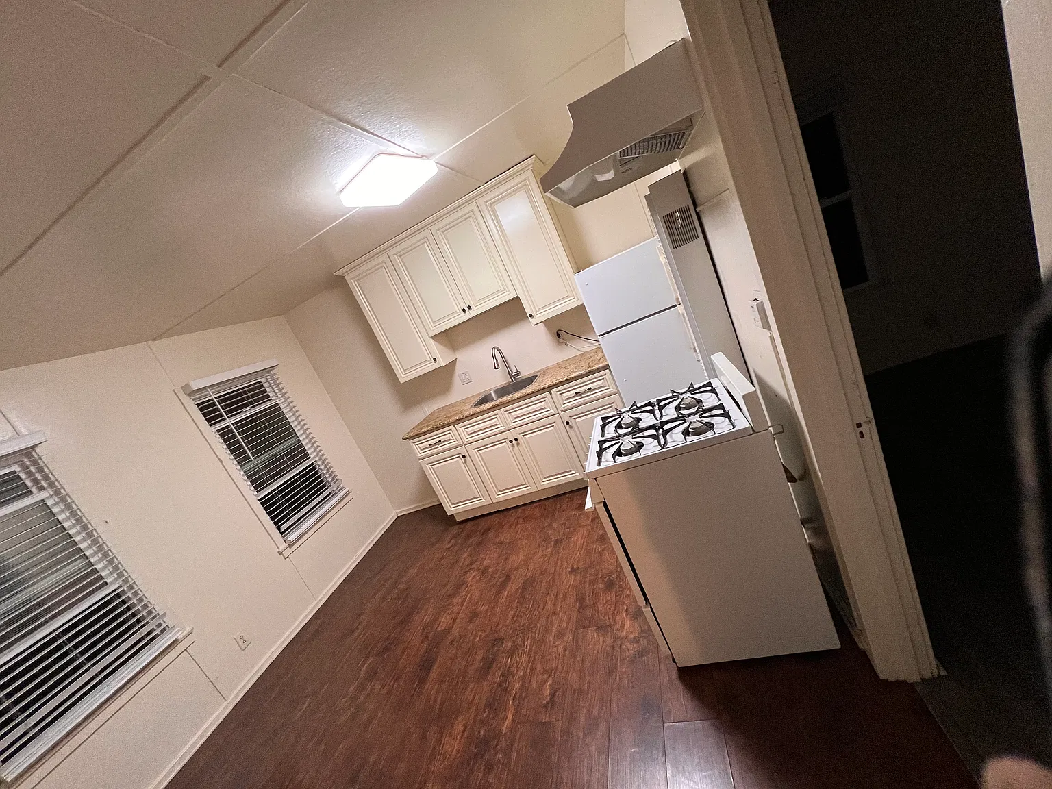 824 Blossom Way — Photo 3