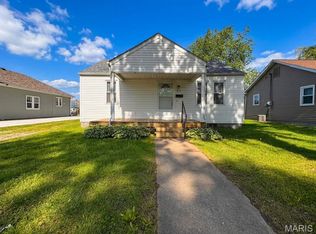 417 N 3rd St, Dupo, IL 62239