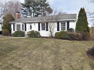 1 Meadowcrest Dr, Riverside, RI 02915