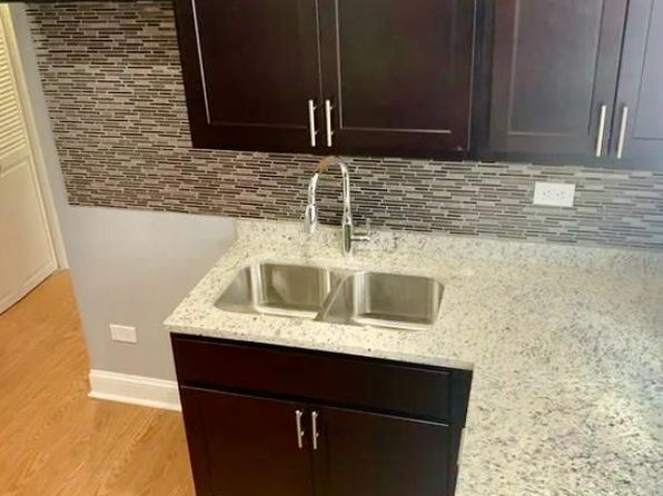 7901 S Sacramento Ave