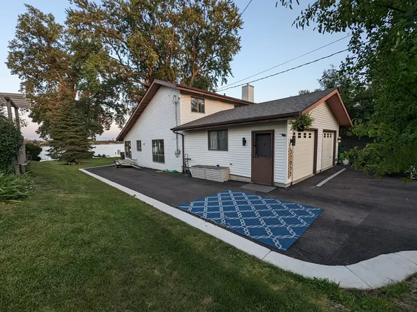 37853 N Douglas Ln, Lake Villa, IL 60046