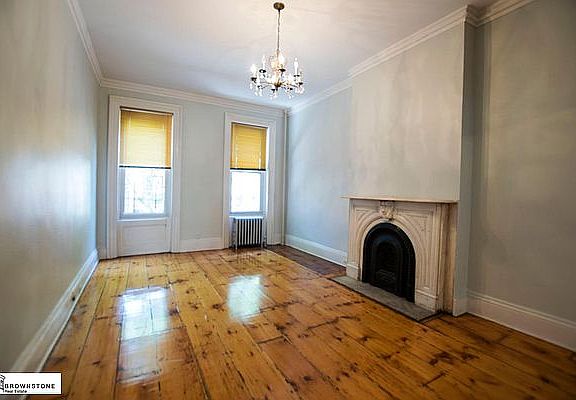 4th image of 298 Warren St #1