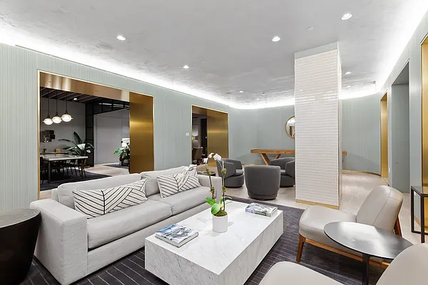 Rented by Greystar | media 37