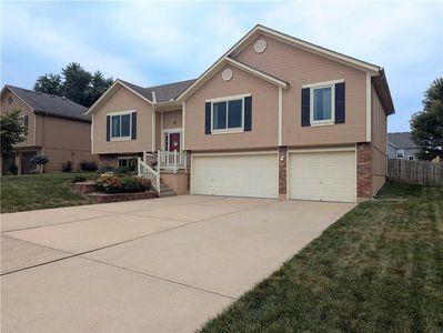 1402 Tabitha Ln, Greenwood, MO, 64034