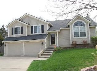 125 Oakbrook Ct, Lansing, KS 66043