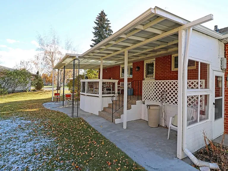 602 E King St #1 — Photo 2