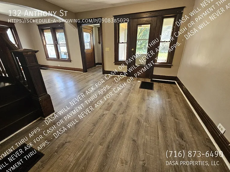 132 Anthony St — Photo 3
