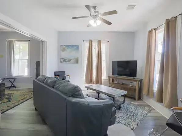 1514 18th St, Galveston, TX 77550