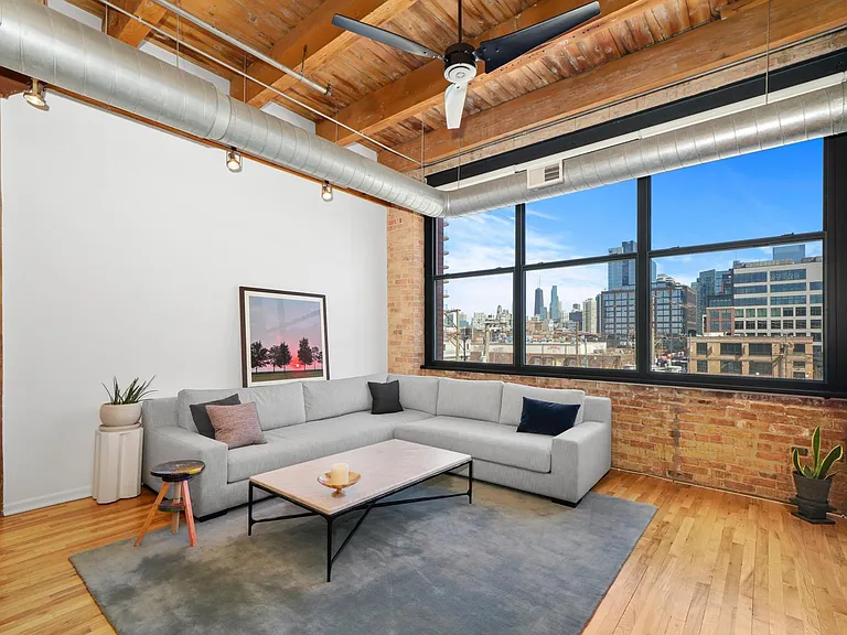 312 N May St #3D — Photo 6