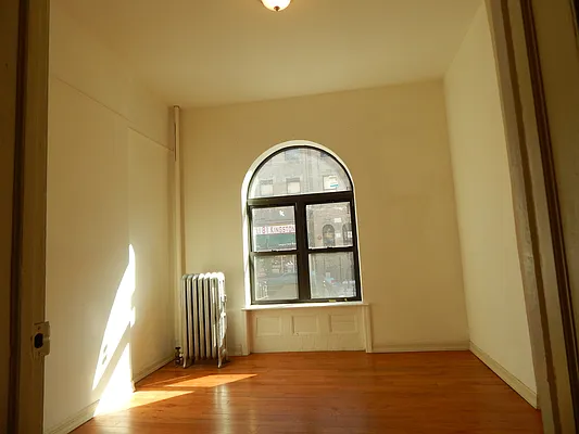 Rented by Brownstone Property Group | media 33