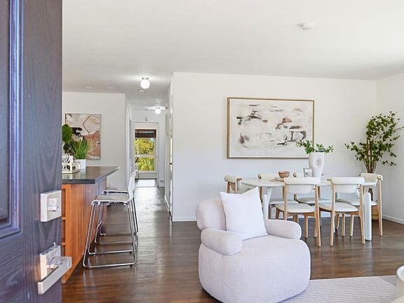 4th image of 85 Park Cir