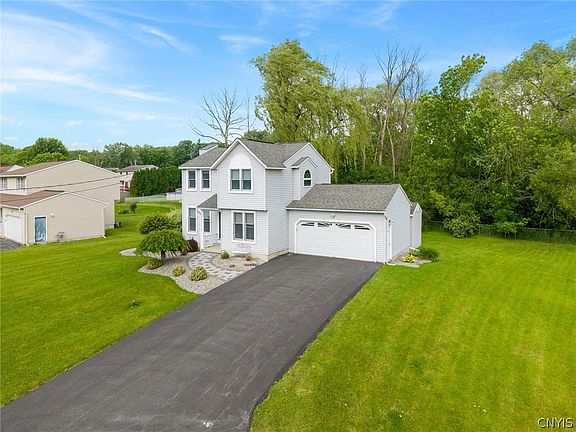 3rd image of 106 Laura Dr