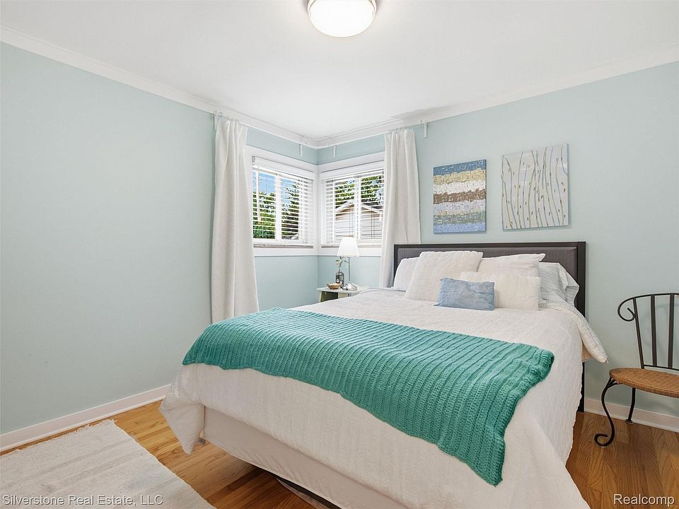 2142 Hawthorne Rd, photo 17