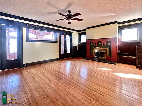 3rd image of 3132 James Ave S Floor 2