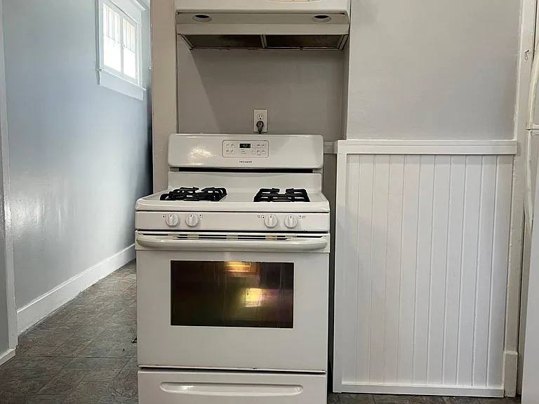 1043 S Jackson St — Photo 10