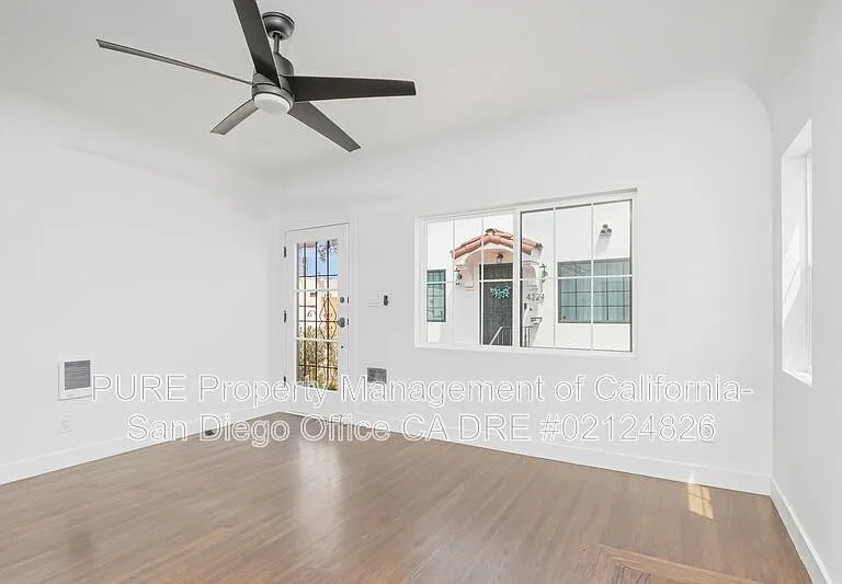 4218-28 Iowa St #4222 — Photo 2