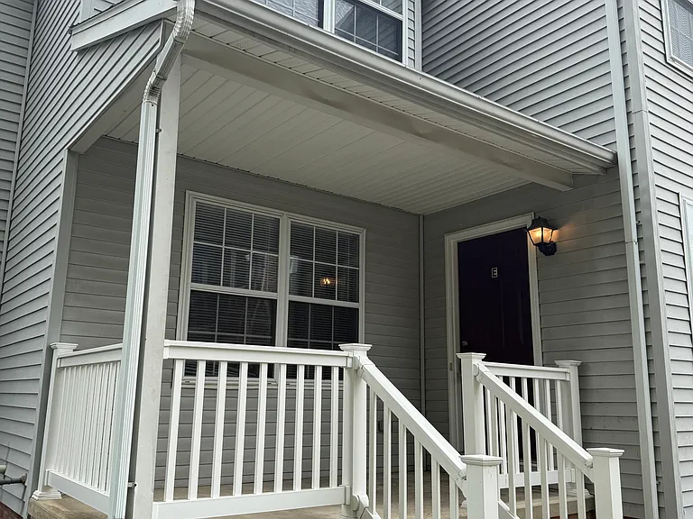 1414 E Market St — Photo 2