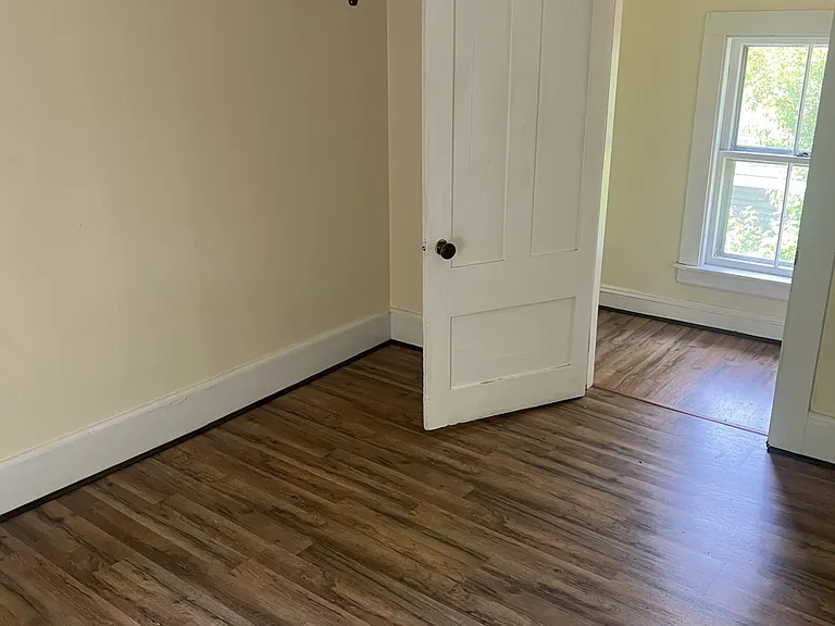 427 Essex St #3 — Photo 9