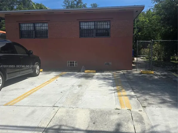 210 NW 69th St #212, Miami, FL 33150