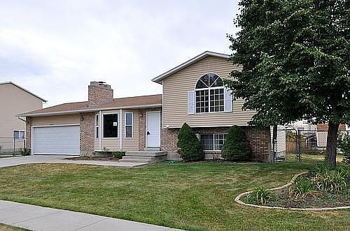 1st image of 2935 S Hadley Ave